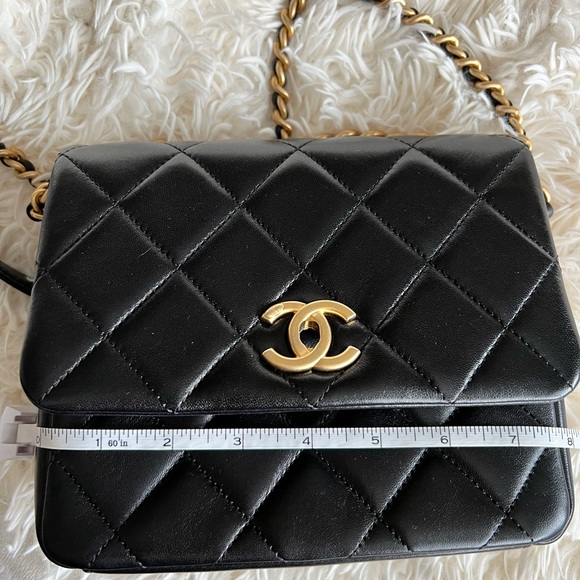 Chanel 21B Mini Flap Bag Blk Lambskin GHW - Picture 13 of 13
